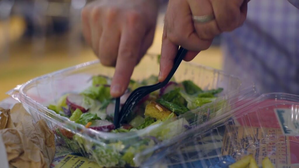 How to Eat Less Plastic | Consumer Reports 1
