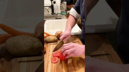 The Best Way To Hold A Chef’s Knife 12