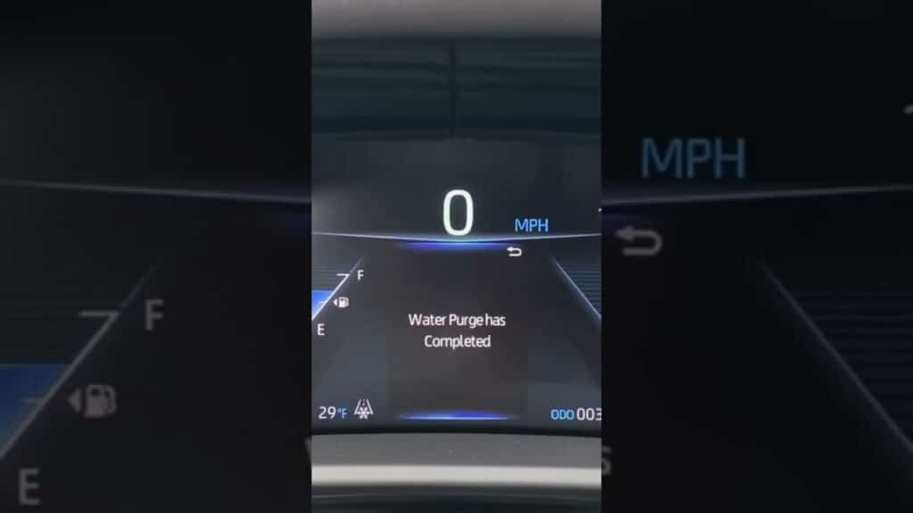 Other Cars Emit Greenhouse Gases. This Car Emits Water. 2 Other Cars Emit Greenhouse Gases. This Car Emits Water. 1