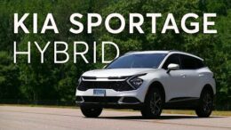 2023 Kia Sportage Hybrid | Talking Cars With Consumer Reports #372 7