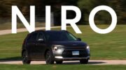 2023 Kia Niro | Talking Cars With Consumer Reports #384 3