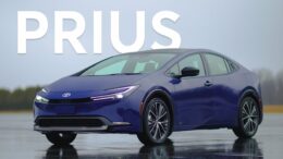 2023 Toyota Prius | Talking Cars #397 12