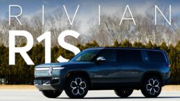 2022 Rivian R1S | Talking Cars With Consumer Reports #410 13