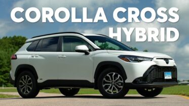 2023 Toyota Corolla Cross Hybrid Early Review | Consumer Reports 15