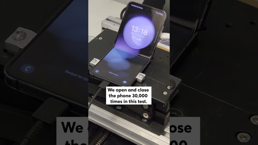 Samsung Galaxy Z Flip5 Fold/Unfold Test #shorts 1