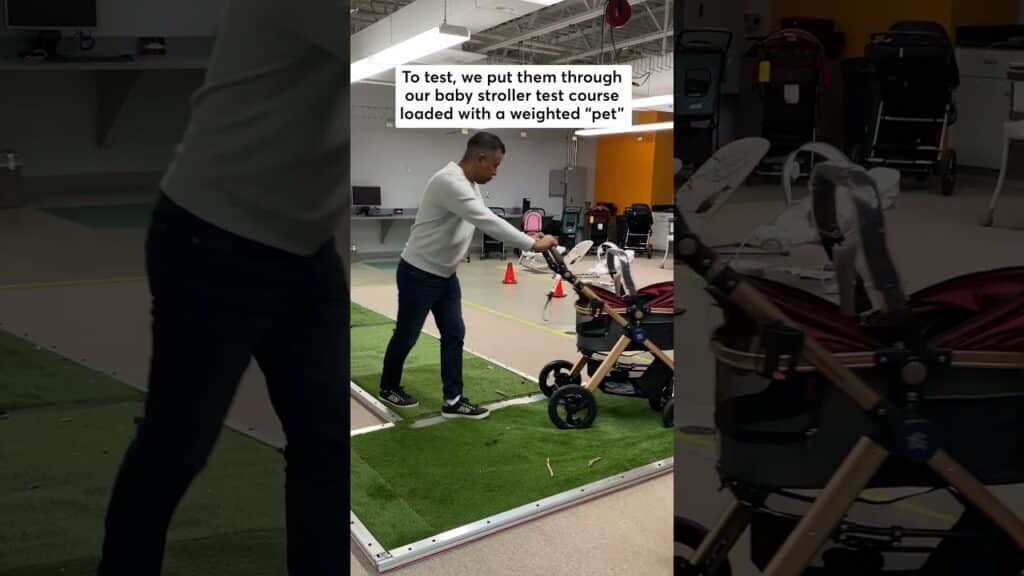 Are pet strollers easy to maneuver? 1