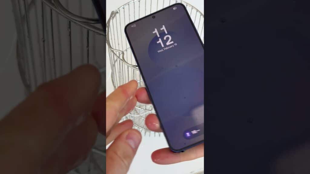 Samsung Galaxy S25 Water Submersion Test 1